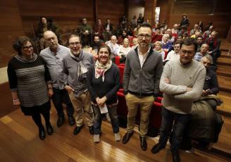 Por la izquierda, Mar Díaz, Rubén Vega, Javier Ordás, María Fernanda Fernández, Jorge Muñiz y Manuel Maurín, ayer, durante la presentación de la plataforma en el Museo Arqueológico de Asturias. Por la izquierda, Mar Díaz, Rubén Vega, Javier Ordás, María Fernanda Fernández, Jorge Muñiz y Manuel Maurín, ayer, durante la presentación de la plataforma en el Museo Arqueológico de Asturias.